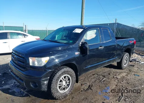 2012 Toyota Tundra Grade 5.7L V8 z USA, uszkodzony, nr VIN 5TFUY5F10CX258019